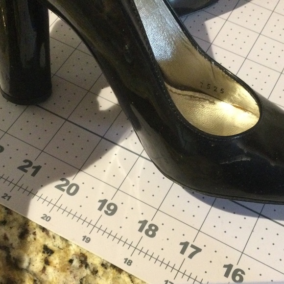 Dolce & Gabbana black high heels - Picture 3 of 6